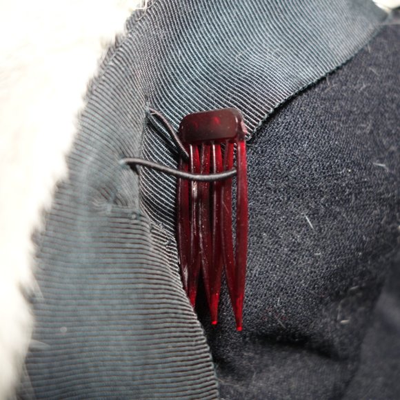 Vtg 60's Adolfo II Abraham Strauss White/Gray Soft Fur Beret Hat w/ 2 Hair Clips - Picture 4 of 5